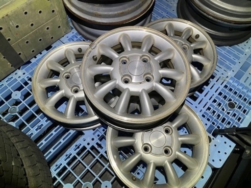 好きなデザイン。アルト純正ホイール。13インチ