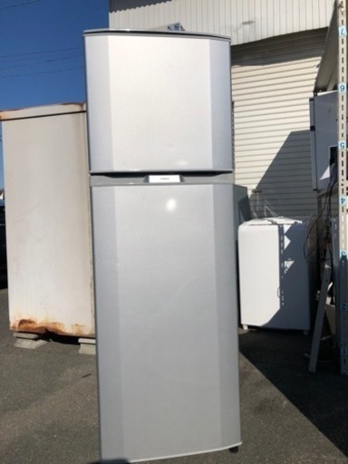 北九州市内配送無料　保証付き　日立 HITACHI R-23YA-S [冷蔵庫（230L・右開き） メタリックシルバー]