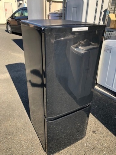 北九州市内配送無料　保証付き　三菱電機 MITSUBISHI ELECTRIC MR-P15W-B [冷蔵庫（146L・右開き） サフ MR-P15D-B 冷蔵庫 Pシリーズ サファイアブラック [146L /2ドア /右開き 