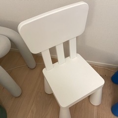 【半額以下】IKEA 子ども用チェア 椅子 MAMMUT マンムット 白の画像
