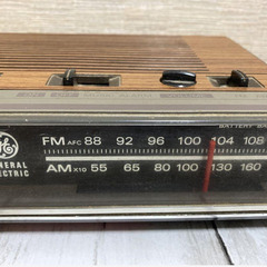 アメリカGEラジオ　(70年代ビンテージ使用確認済み　レトロ 通電確認済みの画像