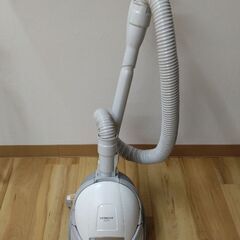 HITACHI　掃除機　2015年製