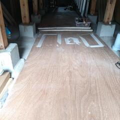 合板と発泡スチロールを貼り合わせたものです。一般的には販売されていないかもしれません。11枚あります。取りに来てくださる方に差し上げます。の画像