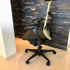 HermanMiller（ハーマンミラー） ミラチェア 肘付き 可動肘 ランバーサポート　オフィスチェア　デスクチェア　アーロンチェアの画像