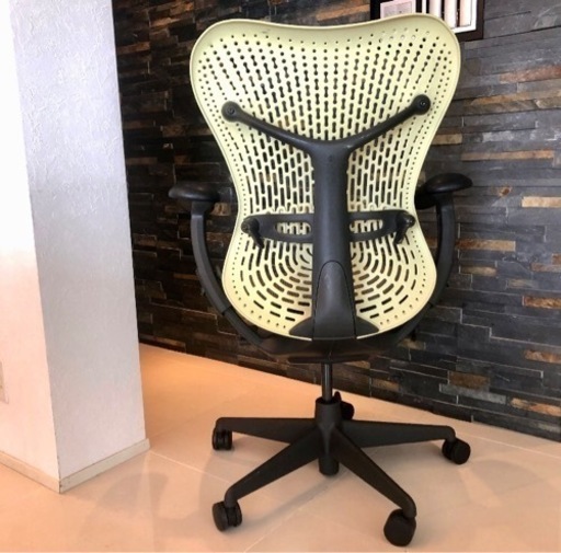 HermanMiller（ハーマンミラー） ミラチェア 肘付き 可動肘 ランバーサポート　オフィスチェア　デスクチェア　アーロンチェア