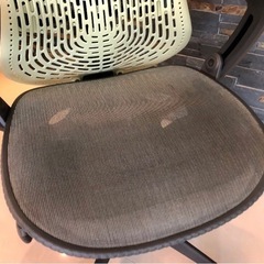HermanMiller（ハーマンミラー） ミラチェア 肘付き 可動肘 ランバーサポート　オフィスチェア　デスクチェア　アーロンチェアの画像