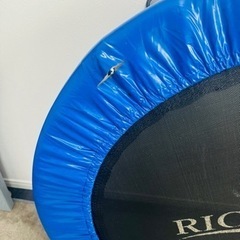 子供用トランポリンの画像