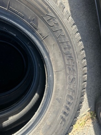 195\80r15 107/105L  LT スタッドレス　ブリヂストン　