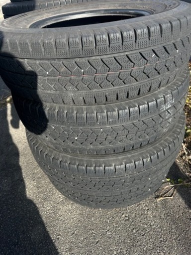 195\80r15 107/105L  LT スタッドレス　ブリヂストン