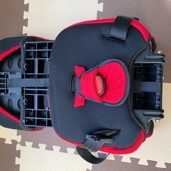 折りたためるチャイルドシート　日本育児の画像