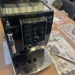 デロンギ エスプレッソマシン コーヒーメーカーの画像