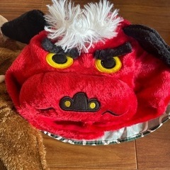獅子舞のかぶりものと、ウリボーの着ぐるみの画像