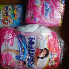 トレーニングパンツ　女の子9〜14kg　36枚ほか