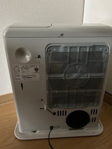 コロナ（ファンヒーター）のフリマアイテム一覧 美品です！！ほぼ使用してません。石油ストーブ　コロナ　CORONA 2021年製　FH-G3221Y 美品　シェルホワイト　灯油ポリタ