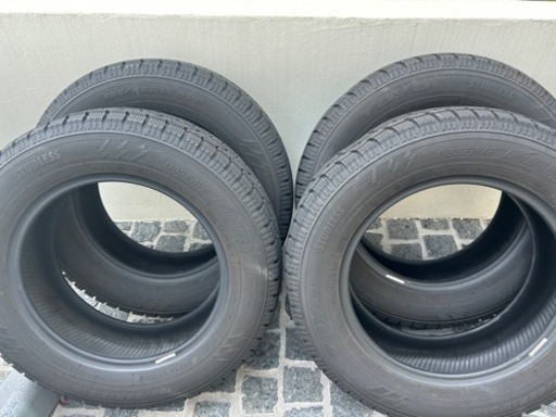 スタッドレスタイヤ　4本
