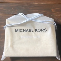 マイケルコース　マフラー、手袋、ニット帽　プレゼントboxの画像