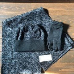 マイケルコース　マフラー、手袋、ニット帽　プレゼントboxの画像