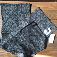 マイケルコース　マフラー、手袋、ニット帽　プレゼントboxの画像