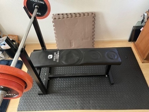 フラットベンチ及びバーベル、ダンベルセット