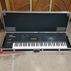 1129-005 YAMAHA ヤマハ SY99 シンセサイザー キーボード ※ケース付き