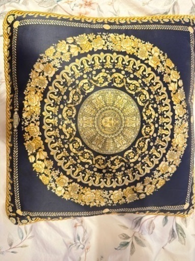 VERSACEヴェルサーチ メデューサ柄 両面クッション 3点セット VERSACEヴェルサーチ メデューサ柄 両面クッション 3点セット Versace