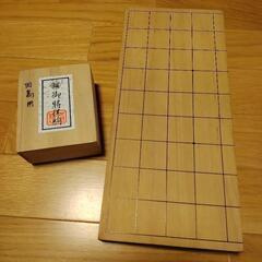 【美品】木製の将棋盤と将棋駒の一式の画像