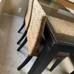 ヒヤシンスダイニングテーブル椅子4脚セットの画像