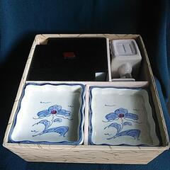 有田焼　角中皿二枚角小皿十枚揃い、醤油挿し、香の物の画像