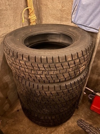 バリ目スタッドレス！ランクルなどに