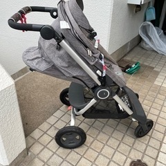 ストッケ　ベビーカー