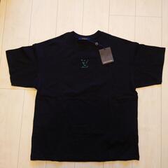 LOUIS VUITTON　Tシャツ　ブラック　エンボス　ロゴ
