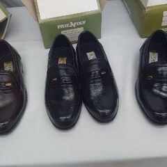 『愛する家族によそいきの靴を履かせてあげて』未使用 合皮の紳士靴 クツ  ２６センチの３足の画像