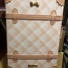 バック　可愛いトランクに入れてまとめ売りの画像