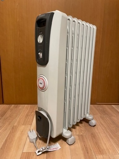 デロンギオイルヒーター3〜8畳1200w 　H770812EFNS