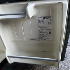 小さい冷蔵庫の画像