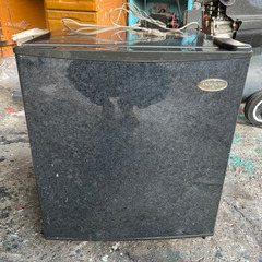 小さい冷蔵庫の画像