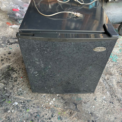 小さい冷蔵庫の画像