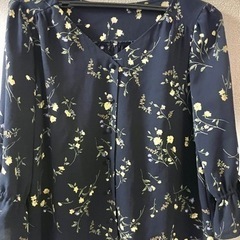 サイズ2（おおよそM〜L）前開きブラウス