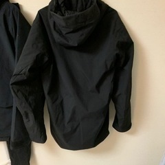 UNIQLO ハイブリッドダウンパーカー 黒の画像