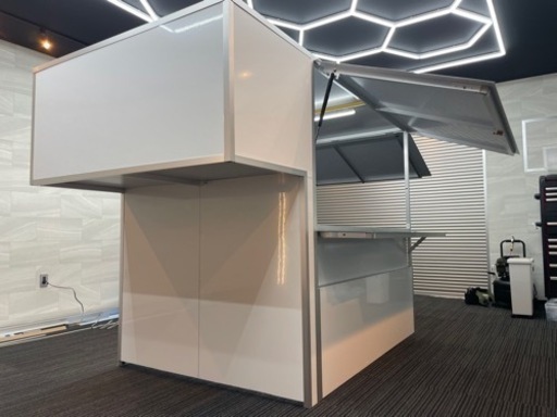 激安キッチンカーボックス★フードカー★即納、即開業！年末年始間に合います！★展示品につき限定1台！急いで下さい！