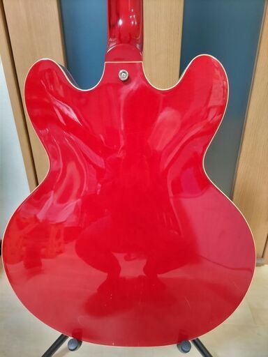 ES-335タイプ・ギターお譲り致します