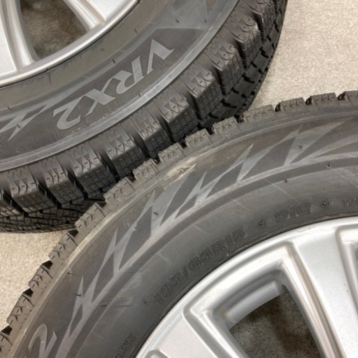 決まりました。スタッドレス　195/65R15   VRX2  21年製バリ山　PCD100
