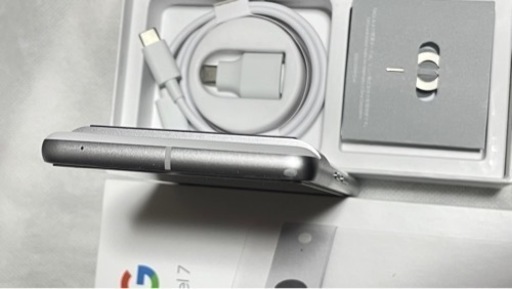 【美品】Google Pixel 7 128GB (7a)の上位版 snow SIMフリー ドコモ au softbank オマケに♪