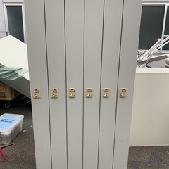値下げしました❗️ウチダ　6人用スチールロッカー　ダイヤル錠