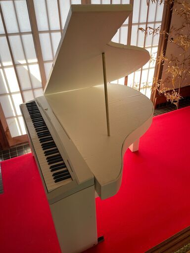 グランドピアノ