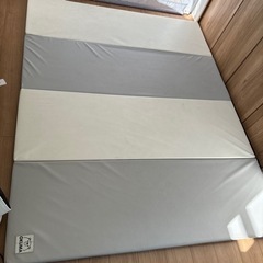 【取引決定】リバーシブル　折りたたみプレイマット