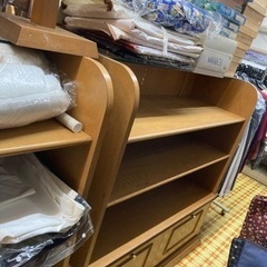トラッド　テイストの衣料品用の什器です。