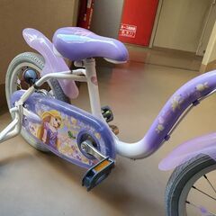 子供自転車　女の子自転車　ヨドバシカメラ　トイザらス　ラプンツェル自転車　16インチの画像