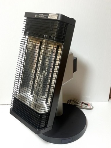 美品 ダイキン セラムヒート 遠赤外線暖房機 DAIKIN ヒーター 2021年製 ERFT11YS-T