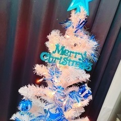 【最終値下げ‼️】クリスマスツリー120cm🎄.*ホワイト＆ブルーの画像